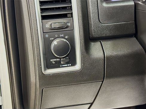 Used 2022 RAM 1500 Classic SLT w/ Electronics Group image 10