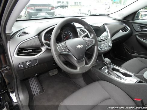 Used 2023 Chevrolet Malibu LT FWD image 12