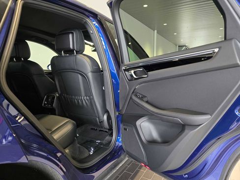 Used 2024 Porsche Macan image 15