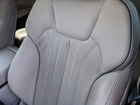 Used 2024 Audi Q5 e Premium Plus w/ Premium Plus Package AWD/4WD image 16