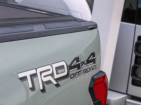 Used 2024 Toyota Tundra Limited w/ TRD Off-Road Package AWD/4WD image 17