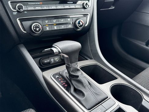 Used 2020 Kia Optima S w/ S Panoramic Sunroof Package image 29