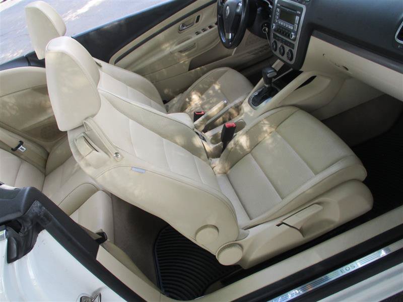 Used 2009 Volkswagen Eos Komfort FWD image 10
