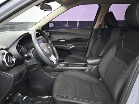 Used 2023 Nissan Kicks SV image 7