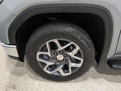 Used 2023 GMC Sierra 1500 SLT w/ SLT Premium Plus Package AWD/4WD image 12