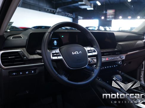 Used 2025 Kia Telluride EX image 25