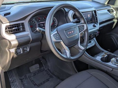 Used 2023 GMC Acadia SLE w/ Driver Convenience Package image 10