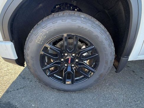 New 2026 GMC Sierra 1500 Elevation image 9