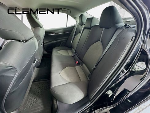 Used 2022 Toyota Camry LE image 30