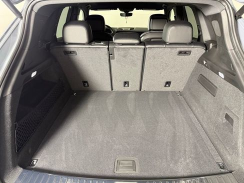Certified 2025 Porsche Cayenne image 18