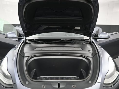 Used 2023 Tesla Model Y Long Range AWD/4WD image 31