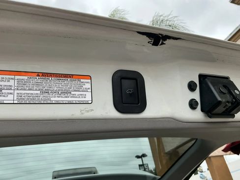 Used 2015 Toyota Sienna SE w/ SE Preferred Package FWD image 14