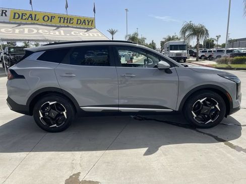 Used 2026 Kia Sportage EX w/ EX Panorama Roof Package FWD image 9