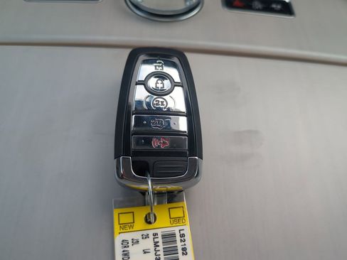 New 2025 Lincoln Navigator L Reserve AWD/4WD image 29