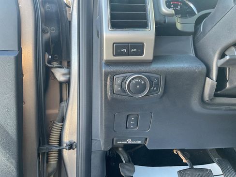 Used 2019 Ford F250 Lariat w/ Lariat Value Package image 12