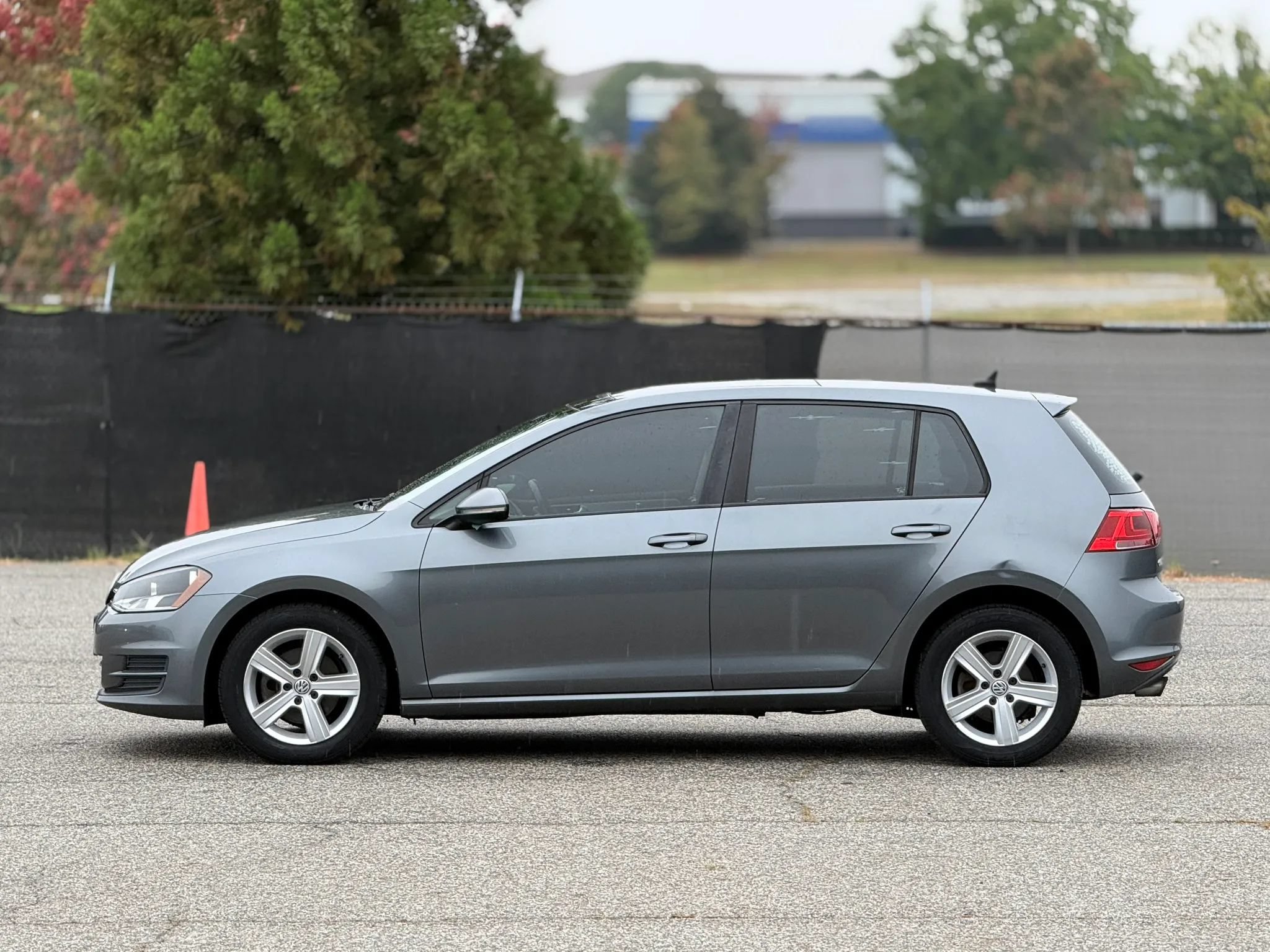 Used 2017 Volkswagen Golf Wolfsburg Edition FWD image 8
