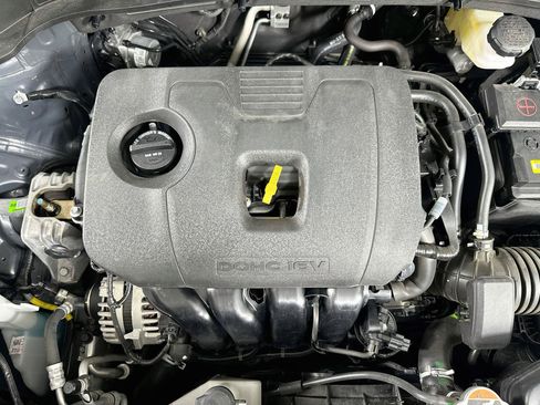 Used 2025 Kia Soul LX w/ LX Technology Package FWD image 31