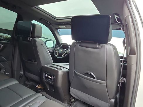 Used 2021 Chevrolet Tahoe High Country AWD/4WD image 16