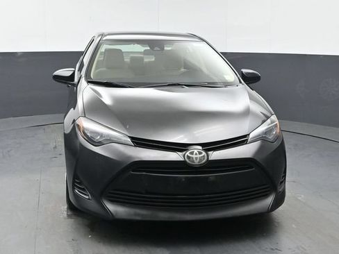 Used 2017 Toyota Corolla LE w/ Carpet Mat Package (TMS) FWD image 8