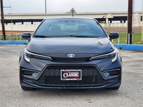 Used 2024 Toyota Corolla SE image 2