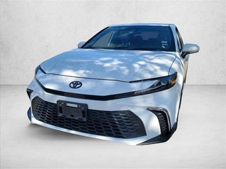 Used 2025 Toyota Camry SE w/ Convenience Package FWD video 2