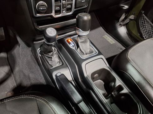 Used 2023 Jeep Gladiator Sport AWD/4WD image 13