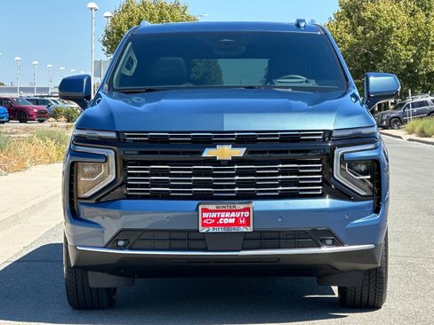 New 2025 Chevrolet Suburban High Country image 9