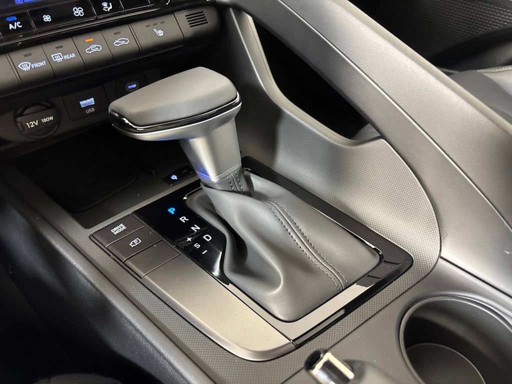 New 2026 Hyundai Elantra SEL Sport FWD image 32
