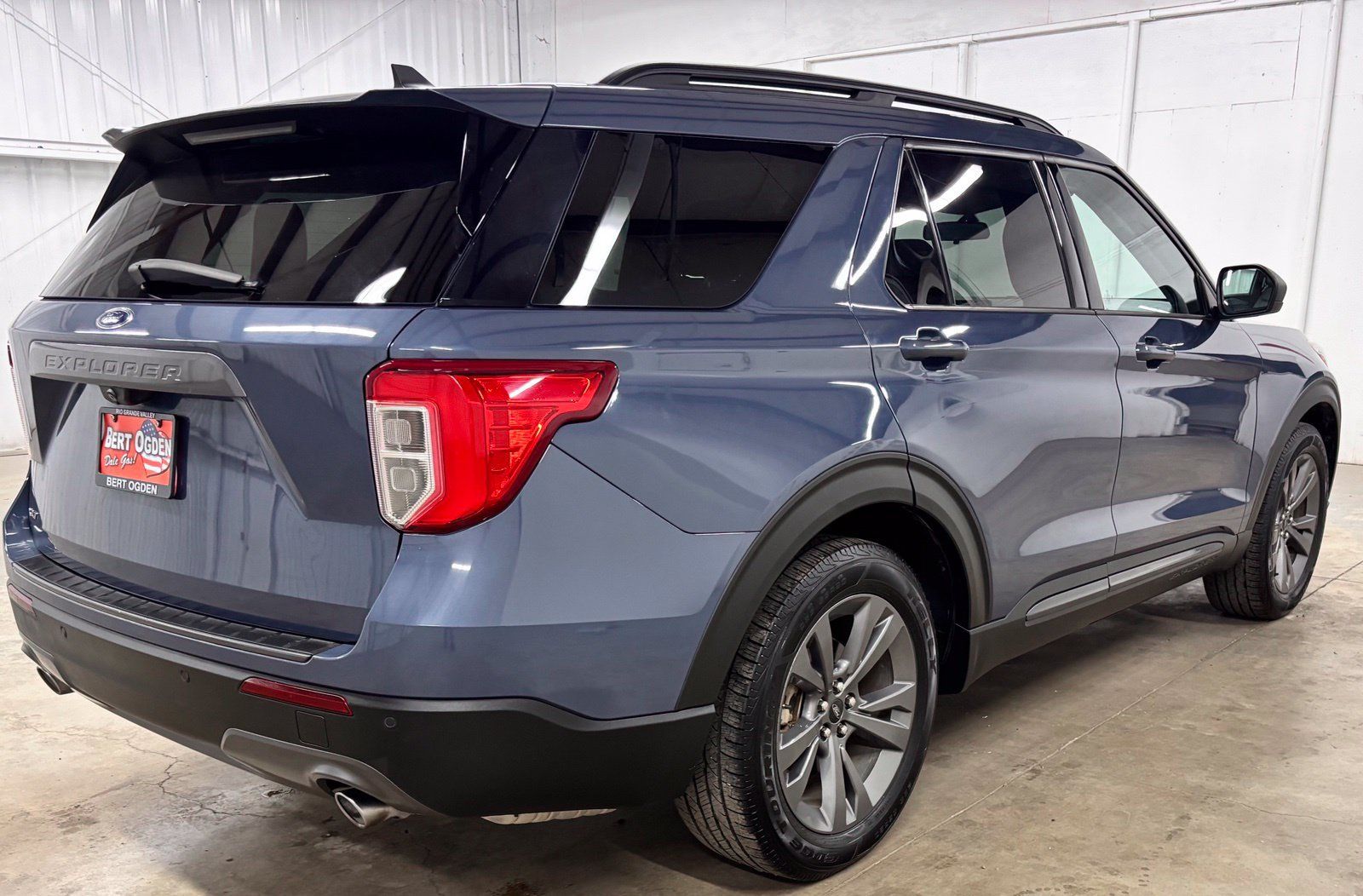 Used 2021 Ford Explorer XLT w/ Equipment Group 202A RWD image 6