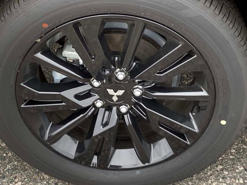 Used 2024 Mitsubishi Eclipse Cross LE image 27