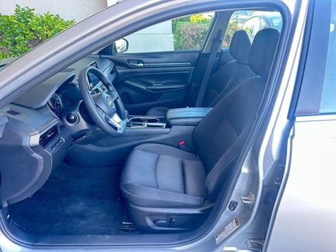 Used 2024 Nissan Altima 2.5 SV image 27