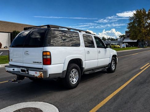 Used 2004 Chevrolet Suburban Z71 w/ Preferred Equipment Group AWD/4WD image 5