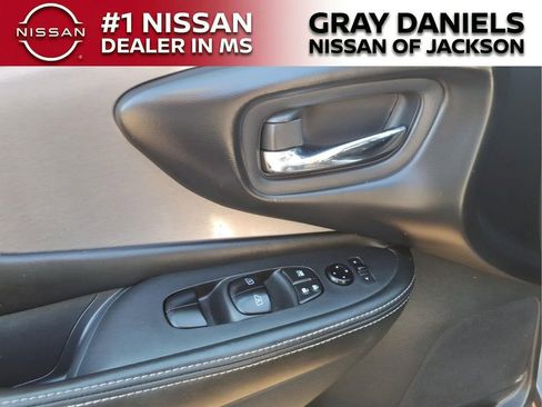 Used 2021 Nissan Murano S AWD/4WD image 11