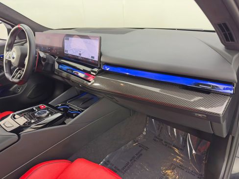 Used 2025 BMW M5 w/ Carbon Package image 15