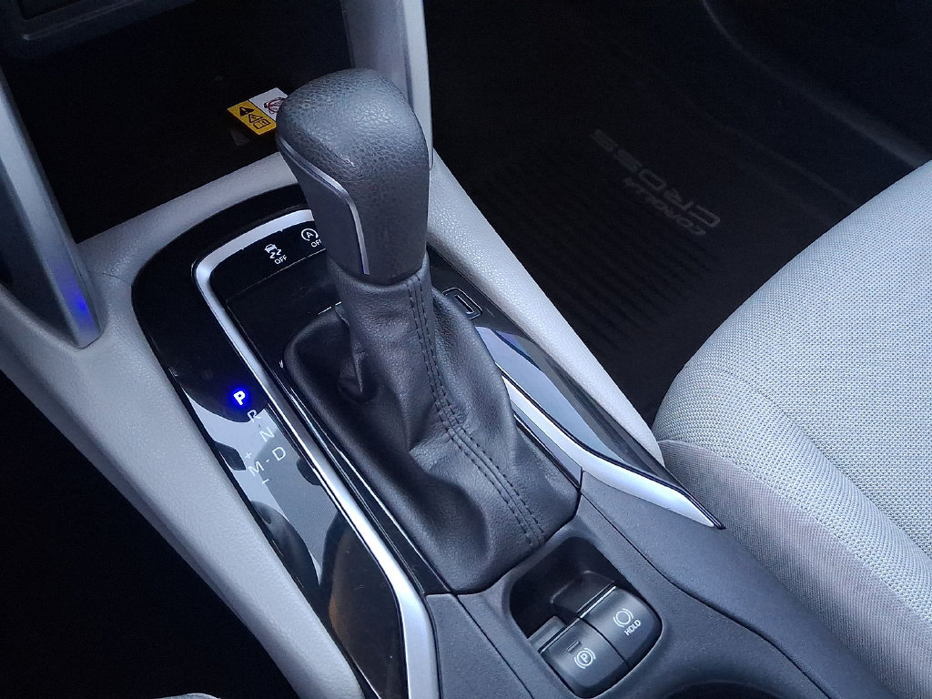 Used 2022 Toyota Corolla Cross LE FWD image 15
