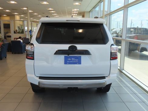 Used 2024 Toyota 4Runner TRD Off-Road Premium w/ Off Road Premium Plus Package AWD/4WD image 9