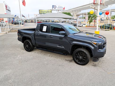 Certified 2025 Toyota Tacoma SR5 w/ SR5 Upgrade Package image 6