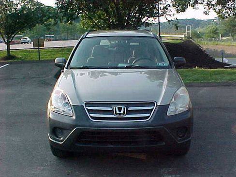 Used 2005 Honda CR-V LX image 3