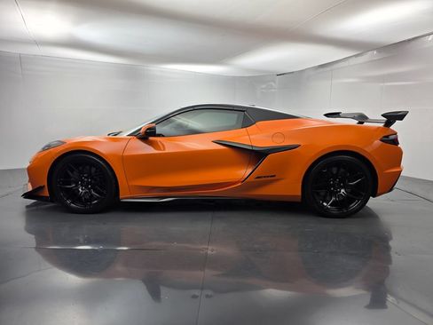 Used 2024 Chevrolet Corvette Z06 w/ Stealth Interior Trim Package RWD image 8
