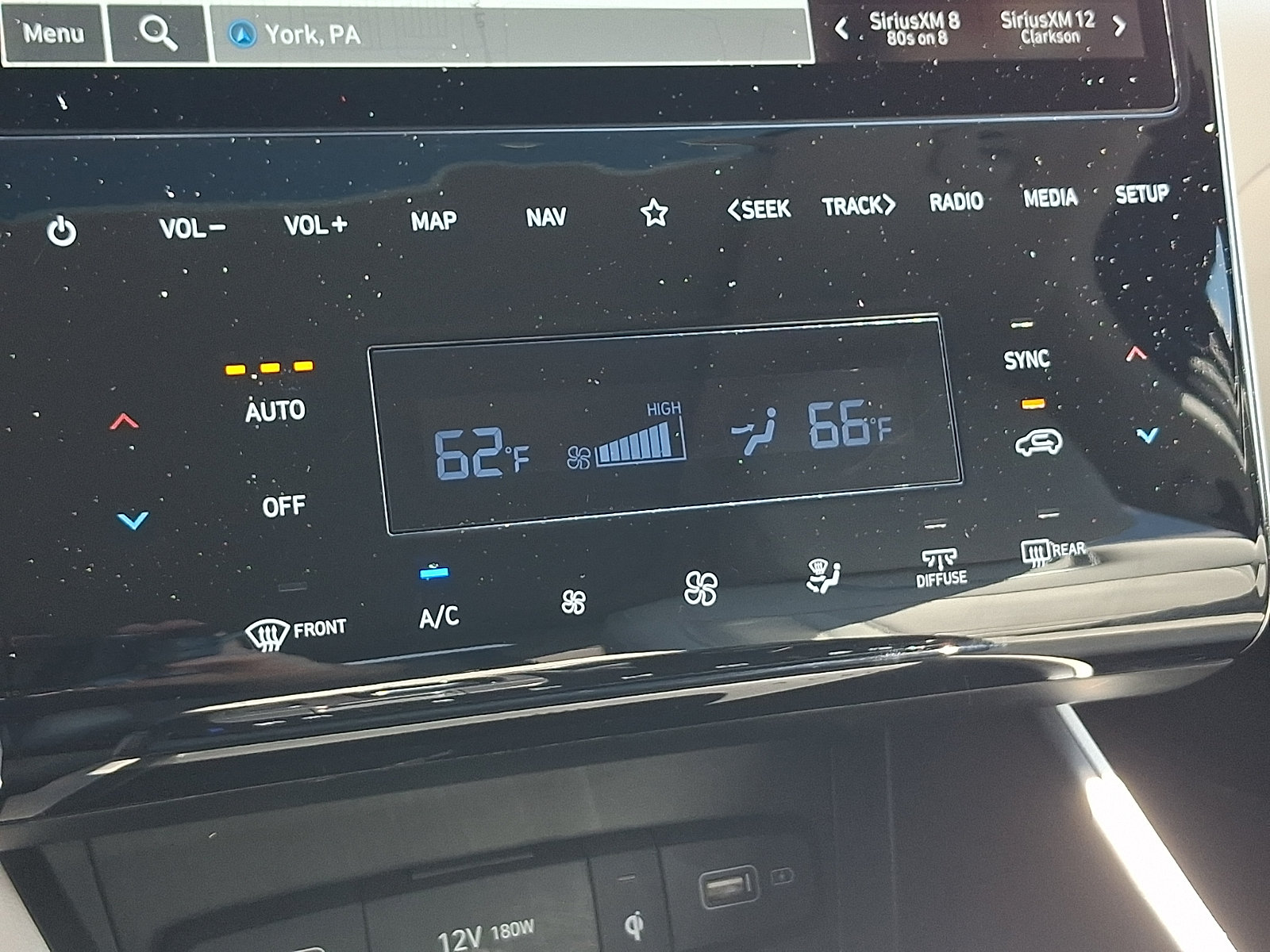 Certified 2024 Hyundai Tucson Limited AWD/4WD image 16
