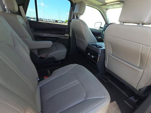 Used 2019 Ford Expedition Limited w/ Texas Edition Package RWD image 22