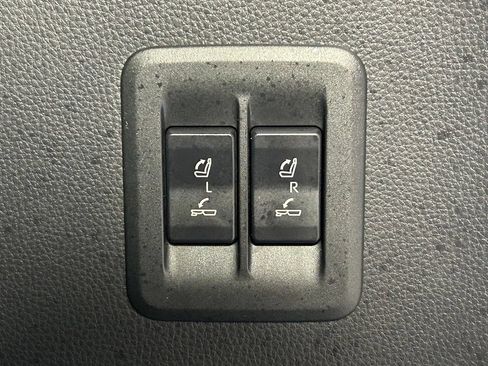 Used 2024 Lexus GX 550 w/ Accessory Package (Z1) AWD/4WD image 16