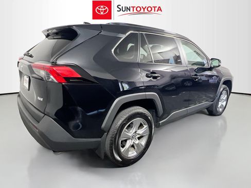Used 2025 Toyota RAV4 XLE w/ Convenience Package FWD image 4