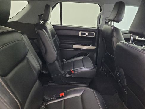 Used 2022 Ford Explorer XLT w/ Equipment Group 202A RWD image 19