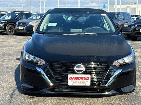 New 2025 Nissan Sentra SV image 3