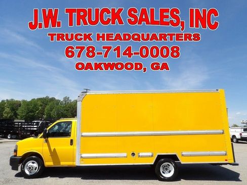 Used 2021 GMC Savana 3500 Extended w/ Power Convenience Package image 2
