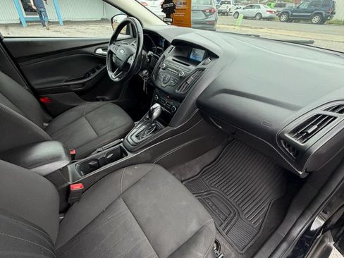 Used 2016 Ford Focus SE w/ SE Cold Weather Package FWD image 10
