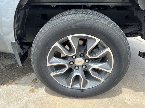 Used 2024 Chevrolet Silverado 1500 LT RWD image 9