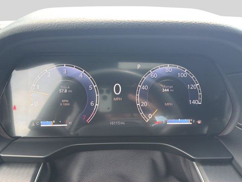 Used 2023 Jeep Grand Cherokee Altitude AWD/4WD image 14