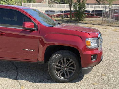 Used 2019 GMC Canyon SLE w/ Driver Alert Package AWD/4WD image 2